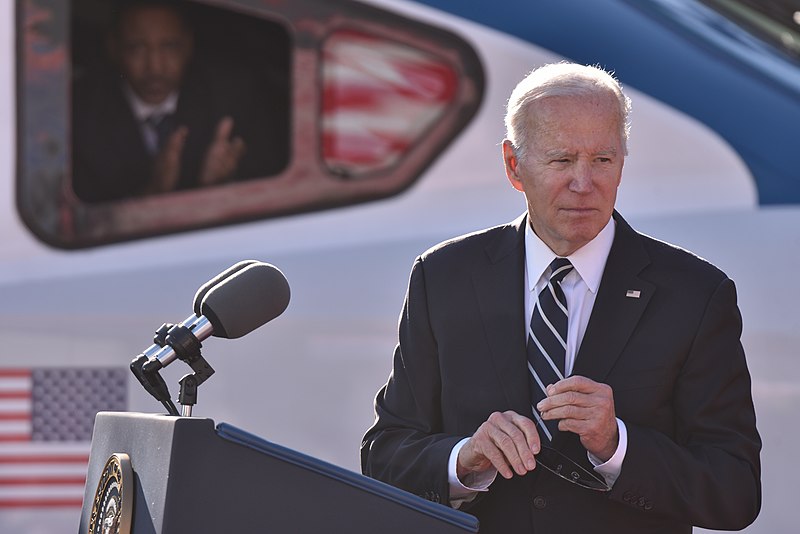 A maioria dos eleitores da Califórnia desaprova o desempenho de Biden pela primeira vez