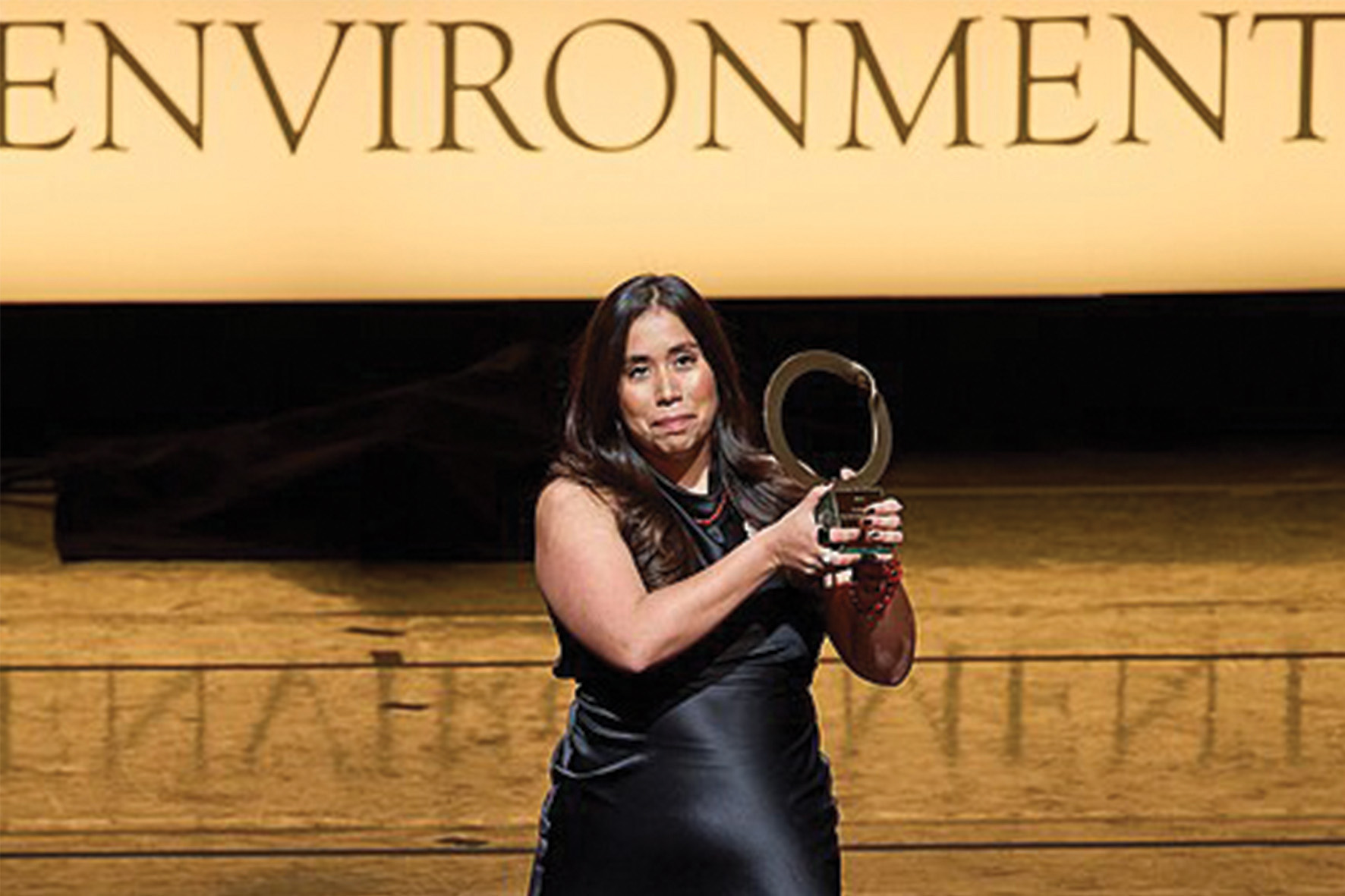 Latina nos EUA recebe o importante “Prêmio Ambiental Goldman” pela luta contra a crise de poluição do ar
