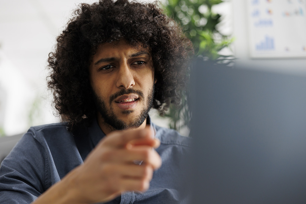 As ferramentas de Inteligência Artificial podem ser facilmente utilizadas para atingir os eleitores latinos nos EUA, revela estudo