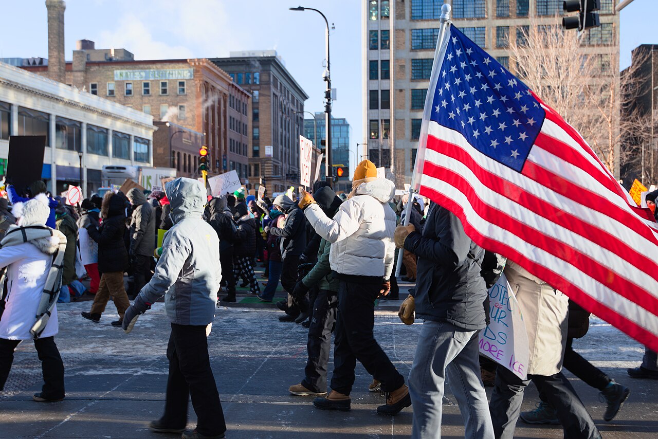 O CHOQUE DA MIGRAÇÃO NEGATIVA NOS ESTADOS UNIDOS (2025-2026)