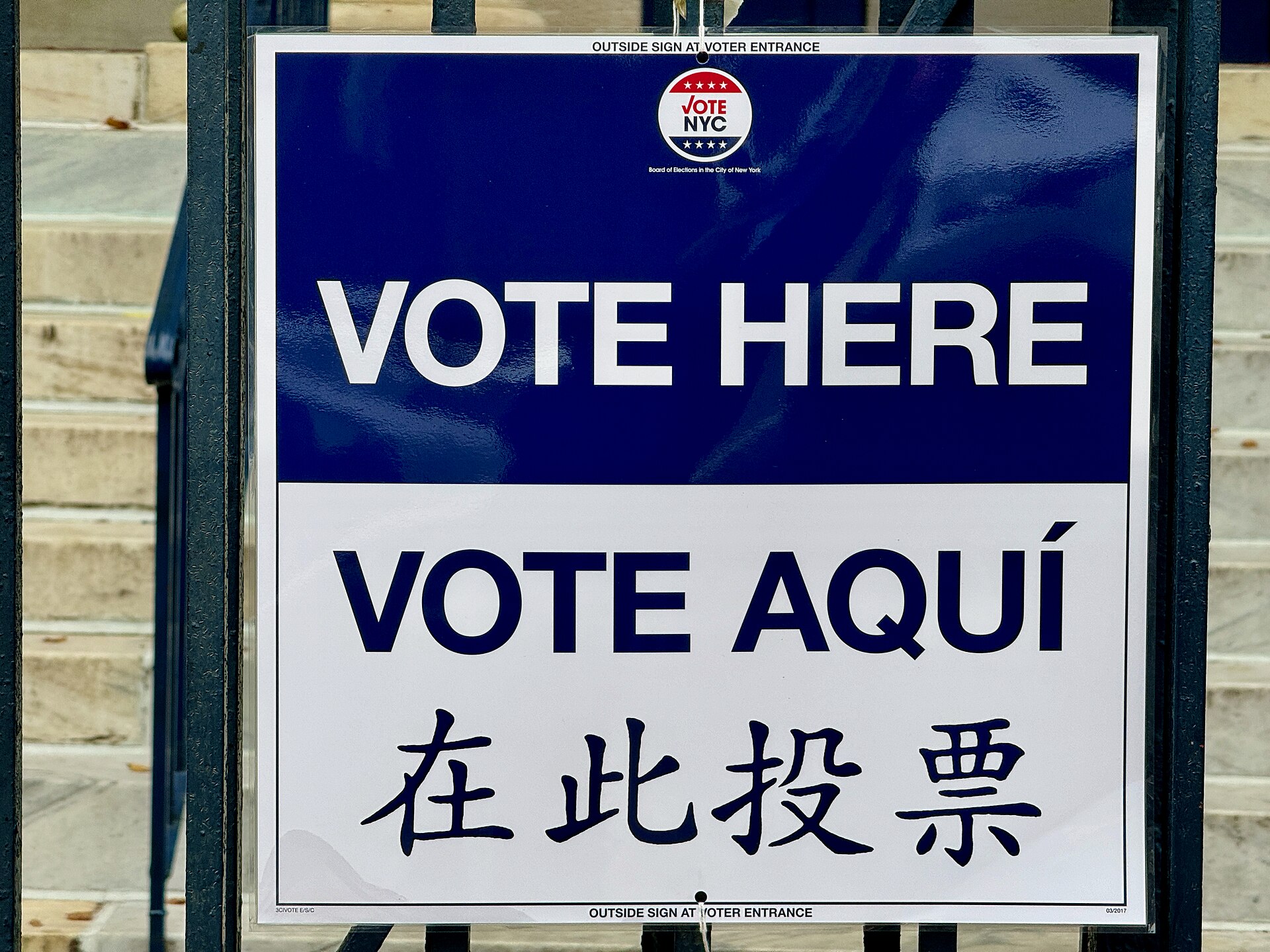 A REAÇÃO DAS URNAS: CUSTO DE VIDA, INFLAÇÃO E A MUDANÇA DO VOTO LATINO NOS EUA